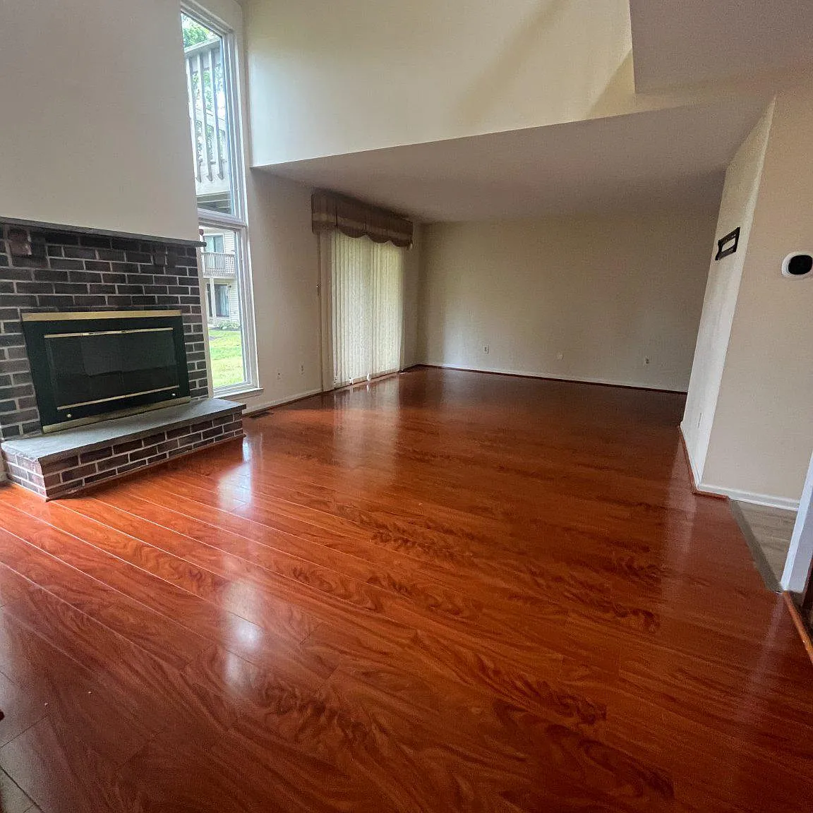 3 bed, 2.5 bath, 2166 sqft, $3,200 — Photo 4