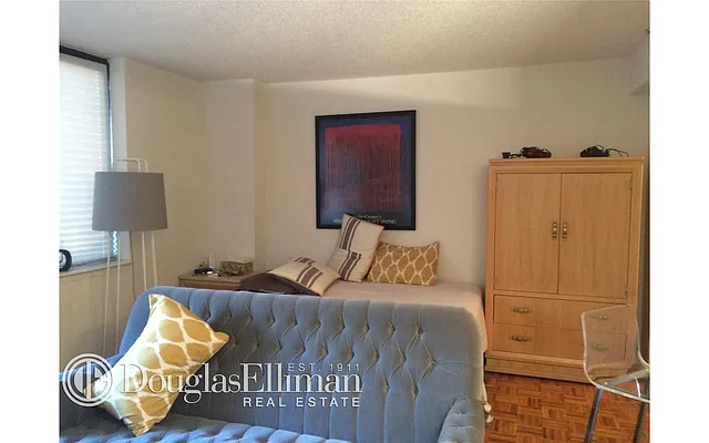 Rented by Douglas Elliman | media 6