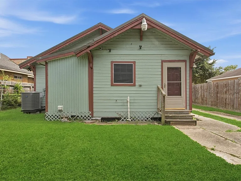 5005 Lyons Ave — Photo 4
