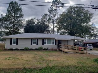 92 Floyd St, Baxley, GA 31513
