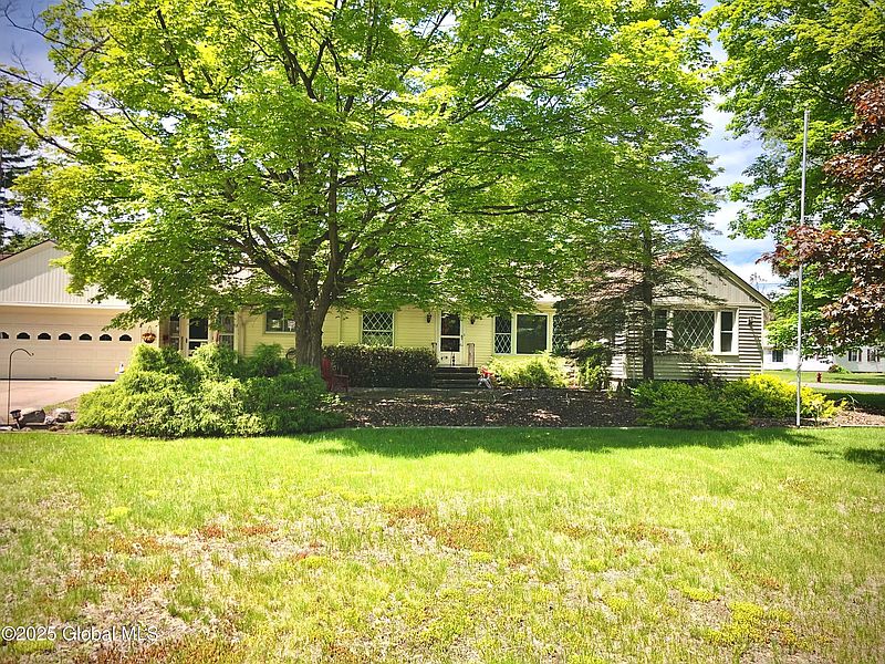 2nd image of 607 Gansevoort Road