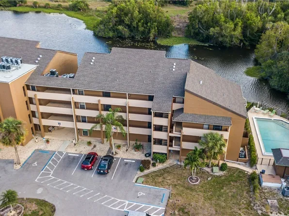 2069 W Lakeview Blvd APT E-1, North Fort Myers, FL 33903
