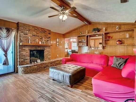 3rd image of 305 Hanna Ave