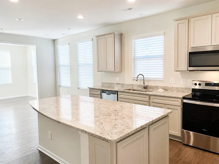 1113 Lark St #41 — Photo 5