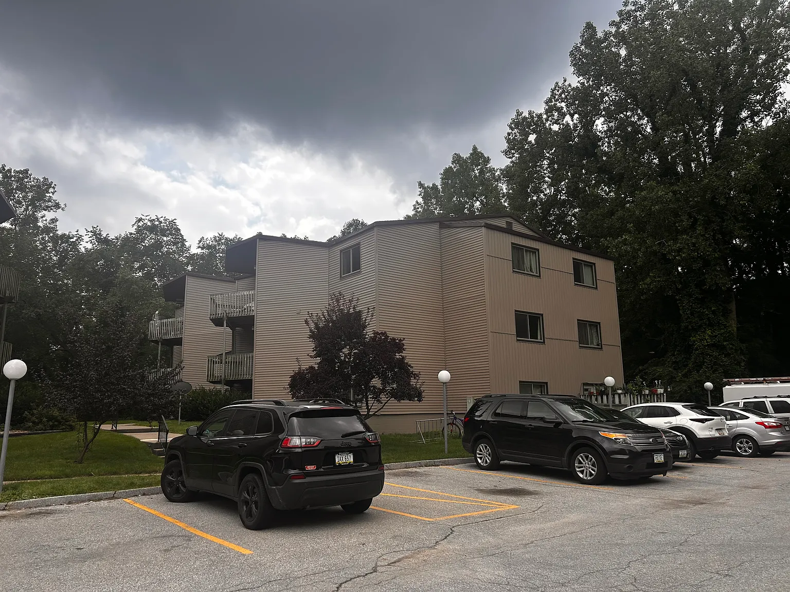 2 bed, 1.5 bath, 1000 sqft, $960 — Photo 1