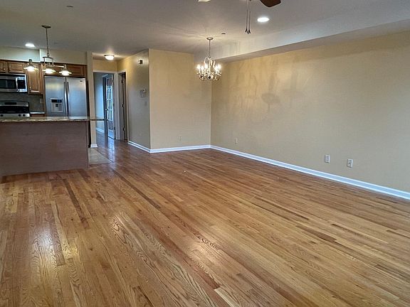 5th image of 43 Schuyler Ave APT 105