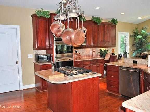 2nd image of 7980 Amsterdam Ct