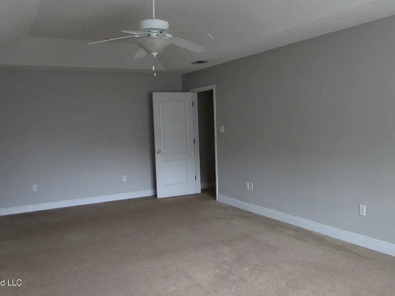 14597 Bruce Cv S — Photo 15