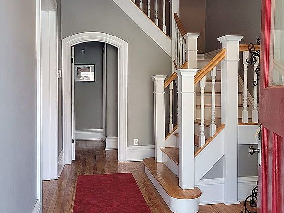 2nd image of 3542 Sidney St