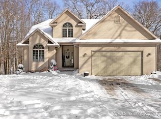 9520 Pere Marquette Dr, Stanwood, MI 49346