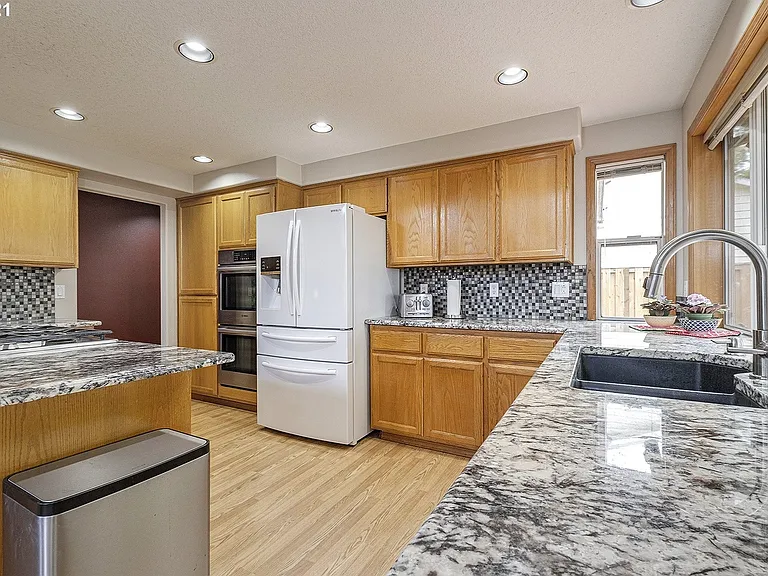 18012 NW Anastasia Dr — Photo 4