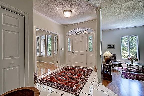 2nd image of 124 Carol Ln