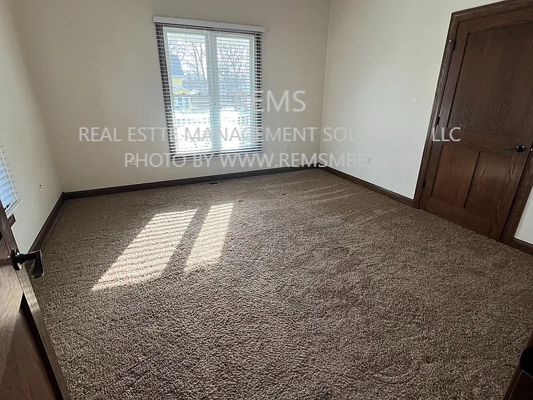 345 Laurel St #2 — Photo 12