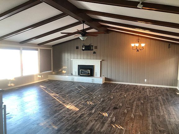 2nd image of 1124 Vineyard Dr