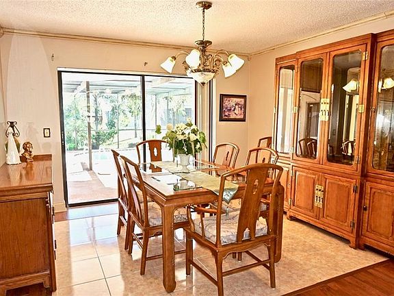 5th image of 1022 Jambalana Dr