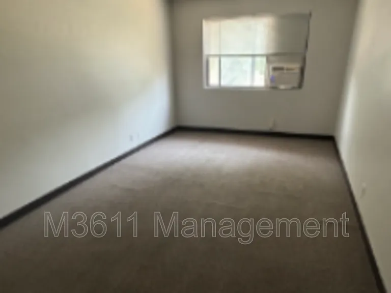 1616 E St #9 — Photo 3