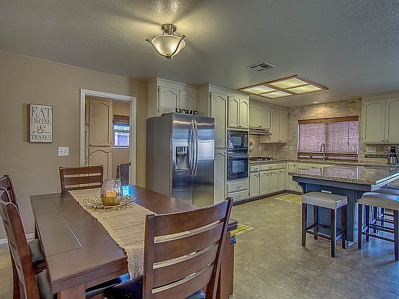 5th image of 765 Belfast Ct