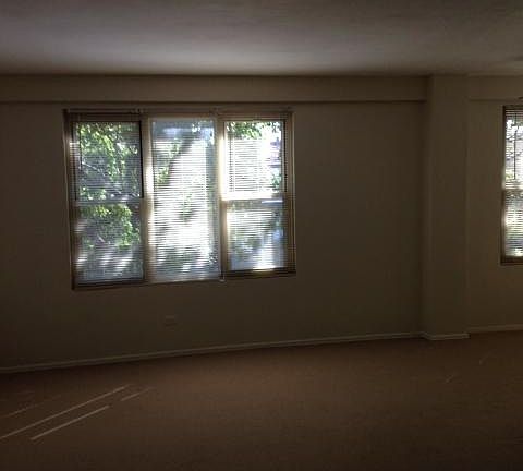 3rd image of 2606 W Balmoral Ave APT 209