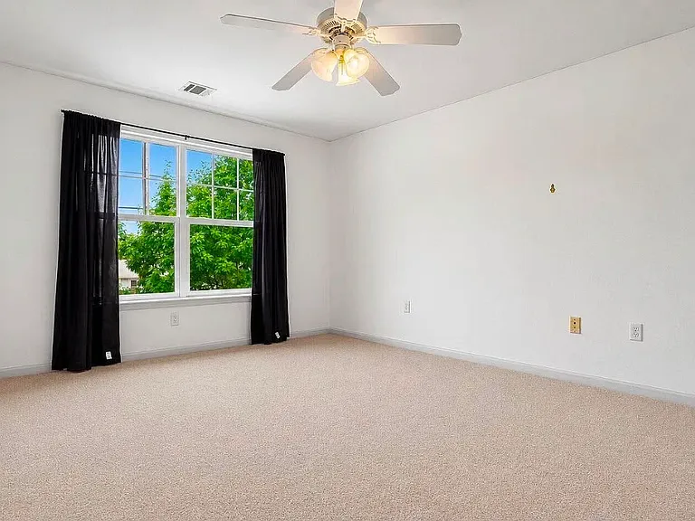100 Pine St #5 — Photo 18
