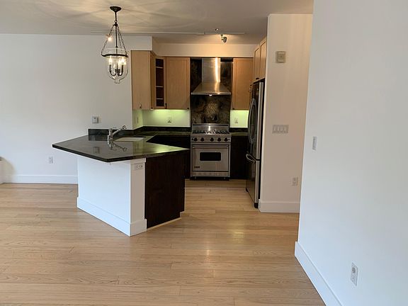 3rd image of 8 Landers St Unit 101