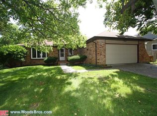 2110 Devonshire Dr, Lincoln, NE 68506