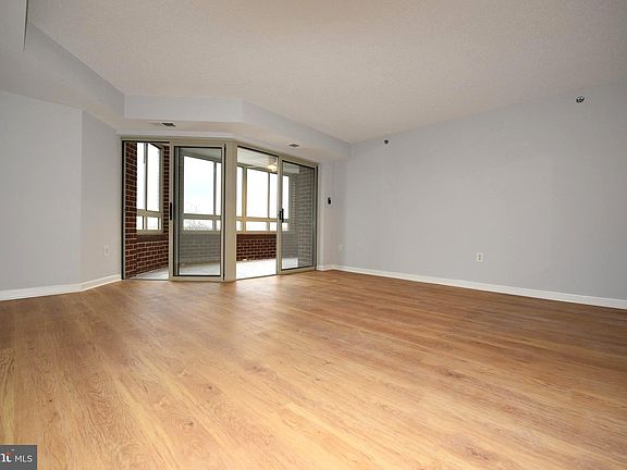 2nd image of 2121 Jamieson Ave Unit 610