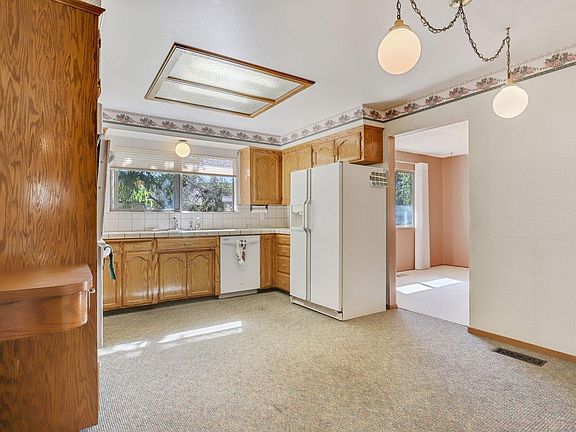3rd image of 1552 Vista Dr