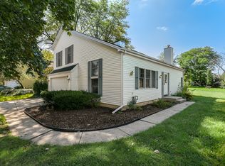 2803 Garden Dr, Lisle, IL 60532