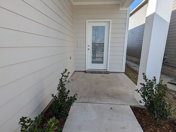 4th image of 1617 White Fir Ln