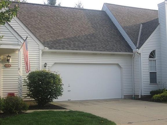 3rd image of 604 Windsor Ln