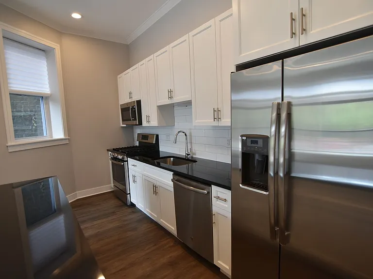 3212 N Halsted St — Photo 6
