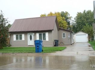 219 W Main St, Hinton, IA 51024