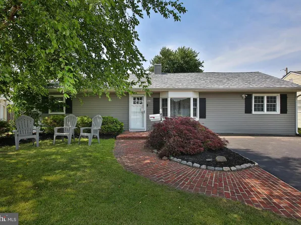 423 Chelsea Rd, Fairless Hills, PA 19030