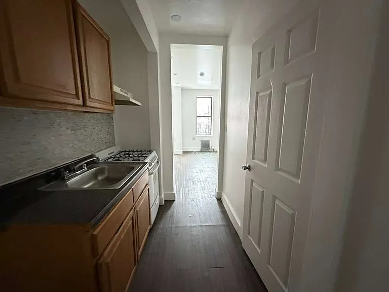 3007 3rd Ave #3 — Photo 2
