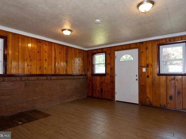 6400 Japonica St — Photo 10