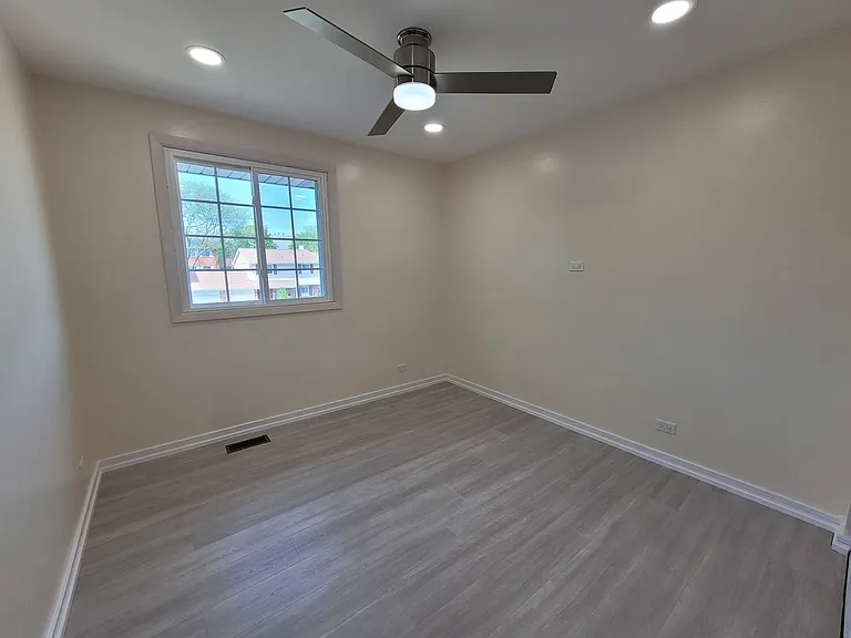 1722 Warwick Ct — Photo 12