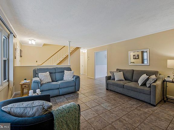 5th image of 3808 Yellowstone Pl