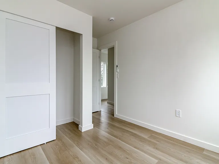 1117 Veneta Ave — Photo 9
