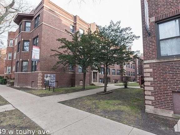 4th image of 1349 W Touhy Ave #412