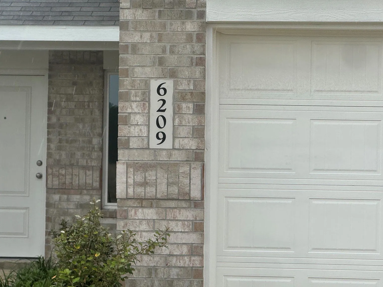 3 bed, 2.0 bath, 1451 sqft, $1,699 — Photo 3