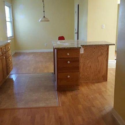 5th image of 205 Joplin Ct
