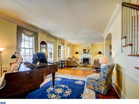 5th image of 84 River Dr