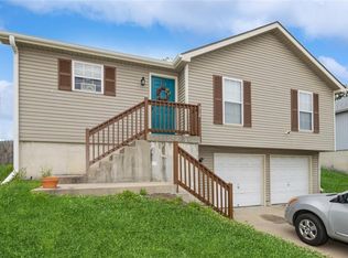 312 N Queen Ridge Ave, Independence, MO 64056