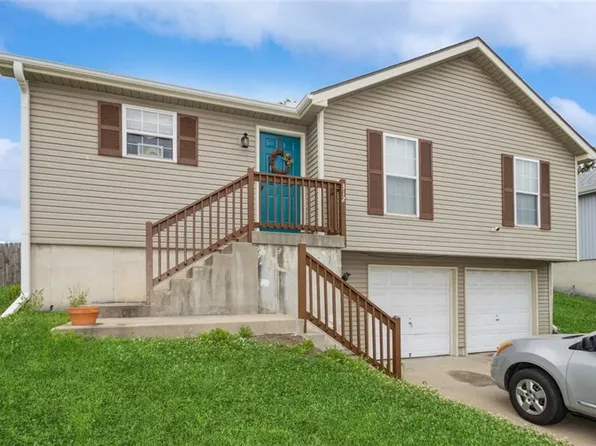 312 N Queen Ridge Ave, Independence, MO 64056