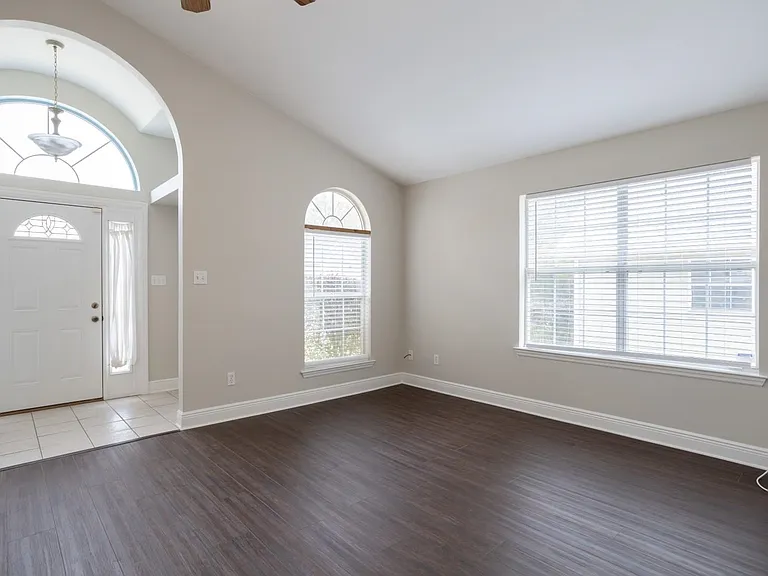 3569 Chatelaine Dr — Photo 1