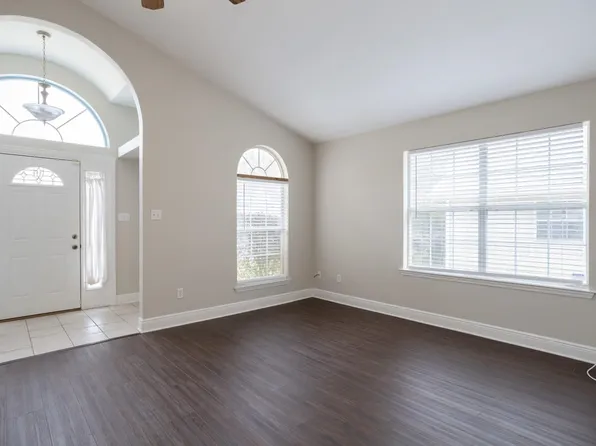 3569 Chatelaine Dr, Tallahassee, FL 32308