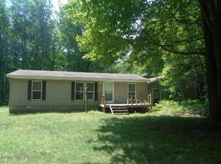 996 W Dewey Rd, Scottville, MI 49454