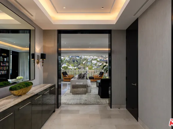 9255 Doheny Rd APT 1903, West Hollywood, CA 90069