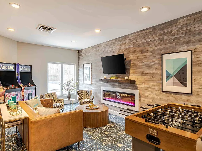 Woodside Apartments — Photo 11