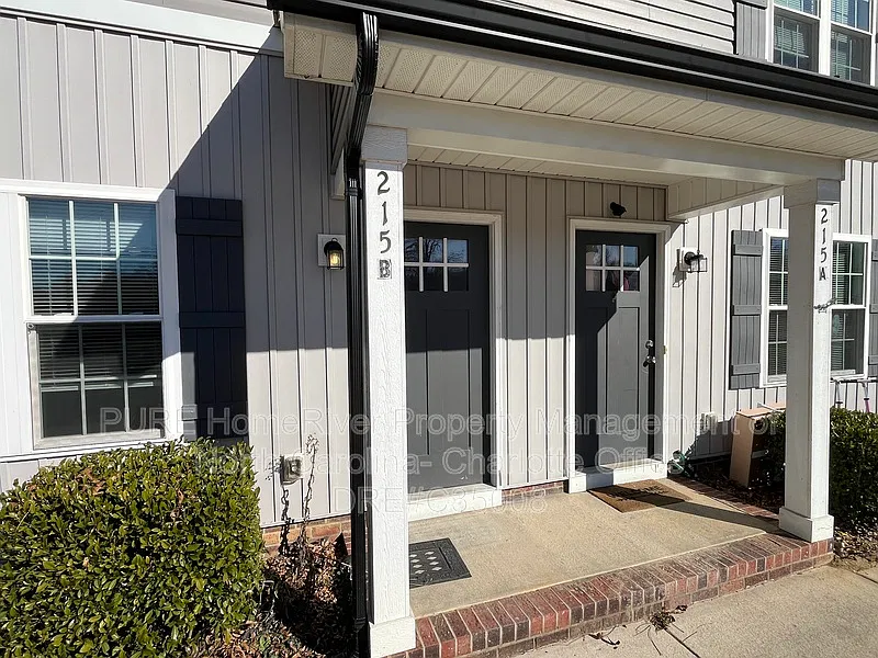 3 bed, 3.0 bath, 1260 sqft, $1,499 — Photo 4